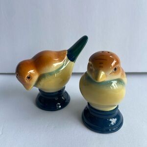 Vintage American Tree Sparrow Footed Salt and Pepper Shakers Ceramic